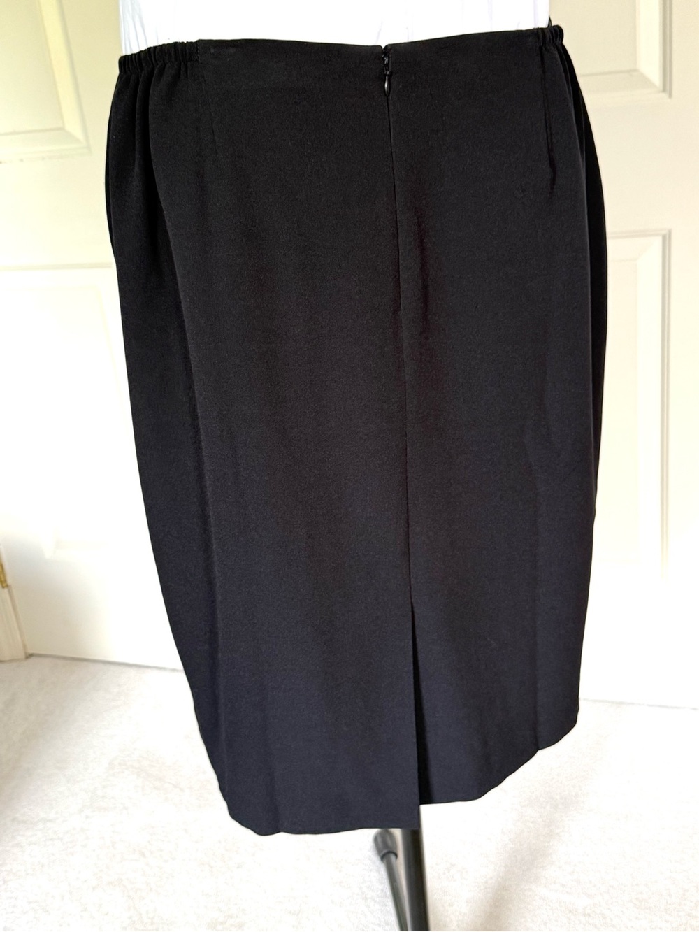 Jones Studio Black Pencil Skirt with Back Vent